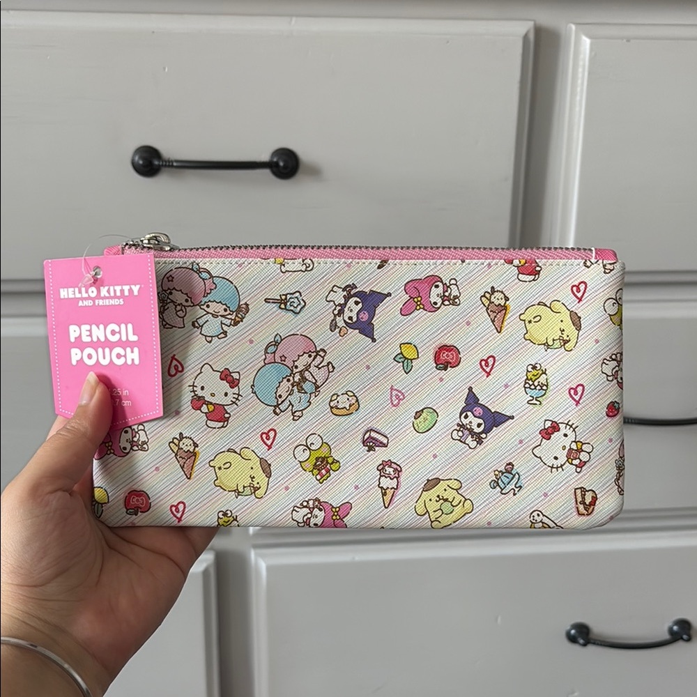 BNWT hello kitty Sanrio pencil pouch